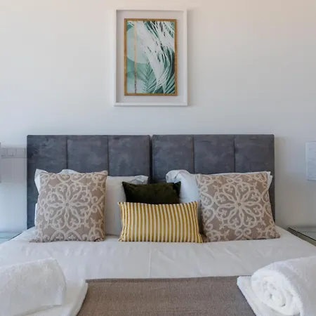 Peralta - Stunning With Private Pool 03 * לוריניה