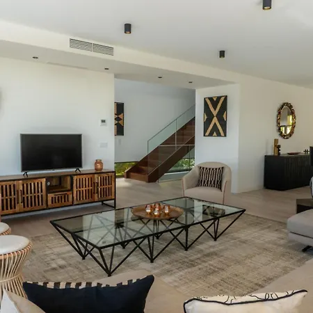פארק נופש Peralta - Stunning With Private Pool 03 *