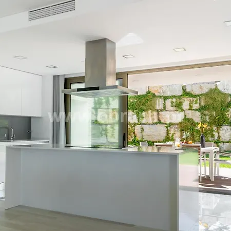 Peralta - Stunning With Private Pool 03